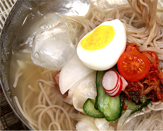 韓国冷麺なら【サン冷麺】 韓国食品の老舗【宋家】本場の味をそのまま